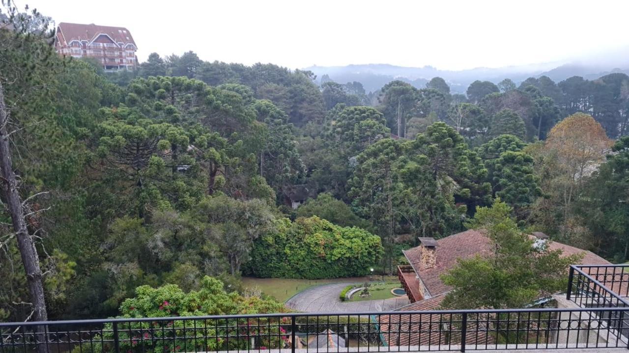 Pousada La Bas Campos do Jordão Buitenkant foto